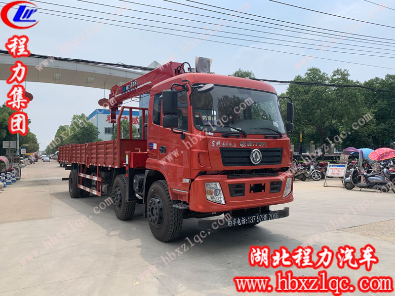 客戶喜提東風(fēng)專底小三軸隨車吊，程力集團(tuán)隨車吊市場(chǎng)表現(xiàn)良好