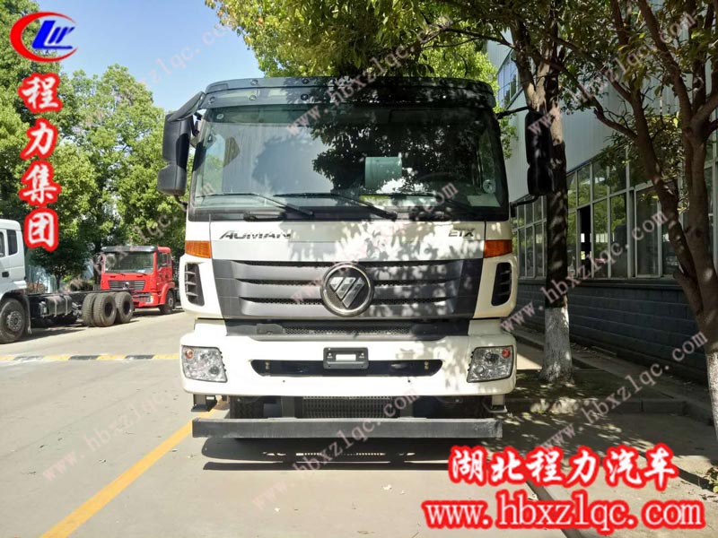 程力集團(tuán)混凝土攪拌運(yùn)輸車(chē)效率之高，讓您輕松工作！