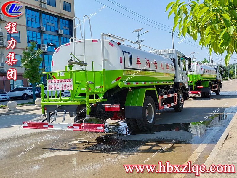 程力集團(tuán)東風(fēng)D9灑水車發(fā)車前往內(nèi)蒙古通遼市，為內(nèi)蒙抗旱救災(zāi)盡一份力！